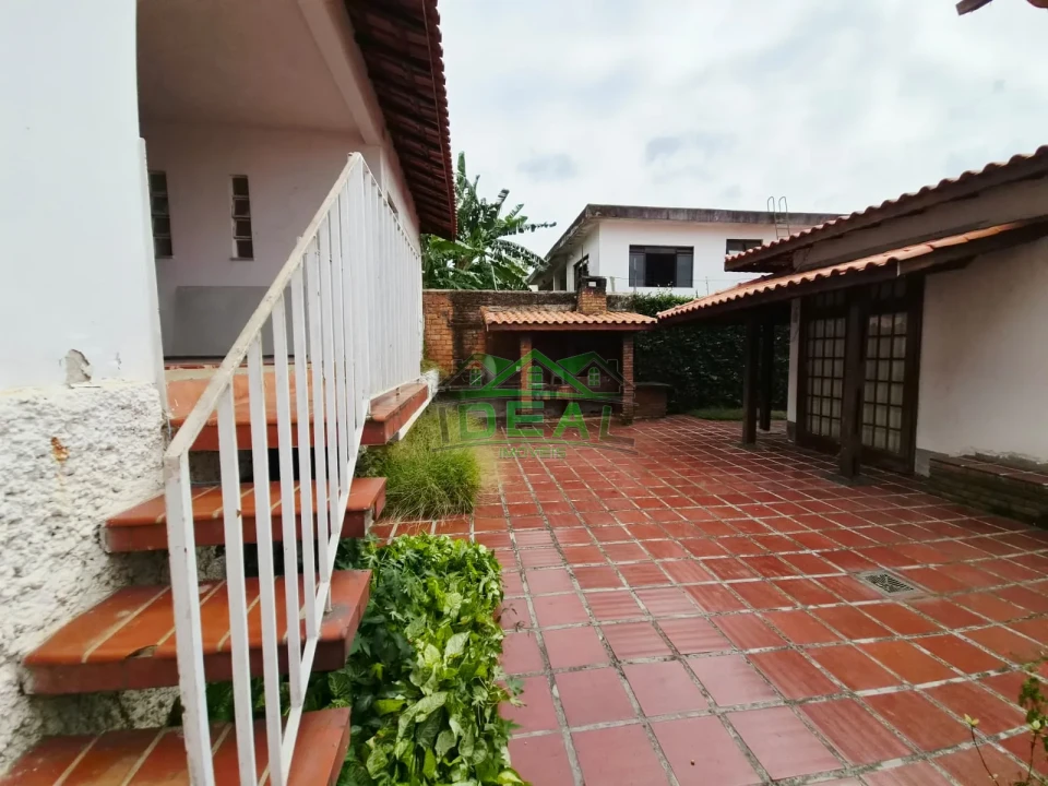 Imagens do imóveis Excelente Imóvel, com 3 dormitórios, 6 vagas de garagem