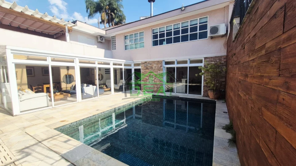 Imagens do imóveis Linda Casa com 4 suítes,6 vagas de garagem . Lazer completo