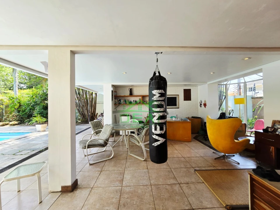 Casa para Venda no Boaçava, 1150m², Piscina e Churrasqueira