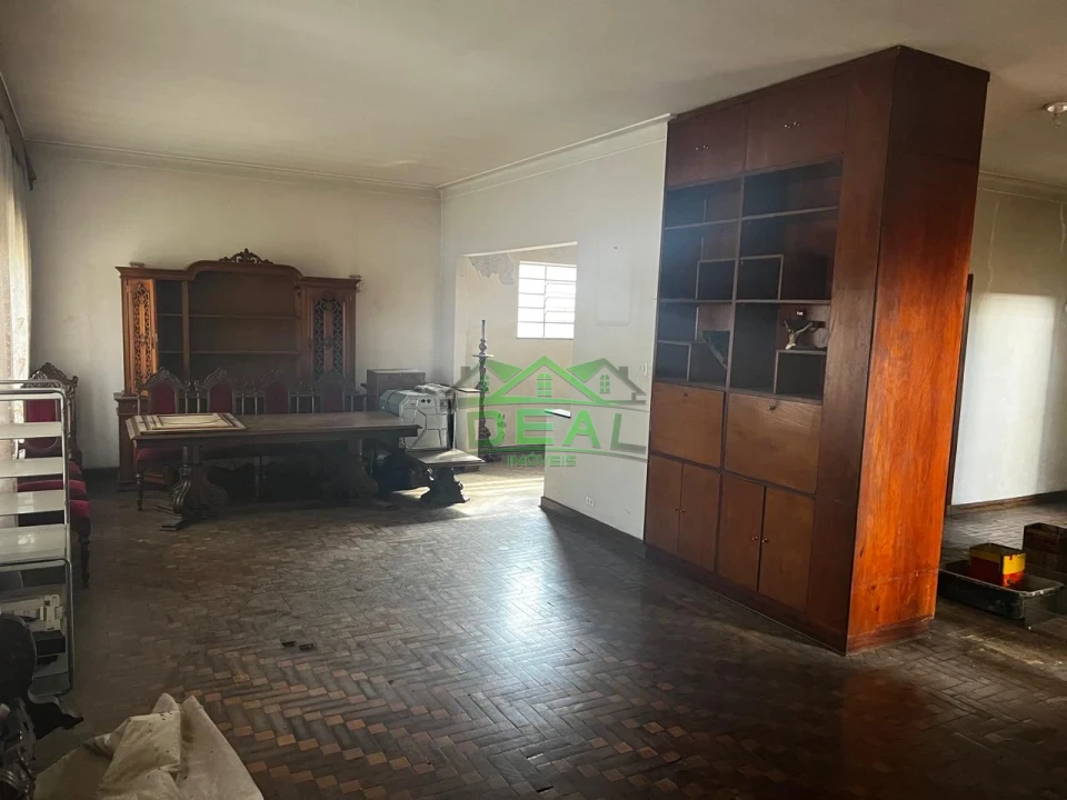 Casa Térrea à Venda para Reforma em Localização Privilegiada | 650 m²