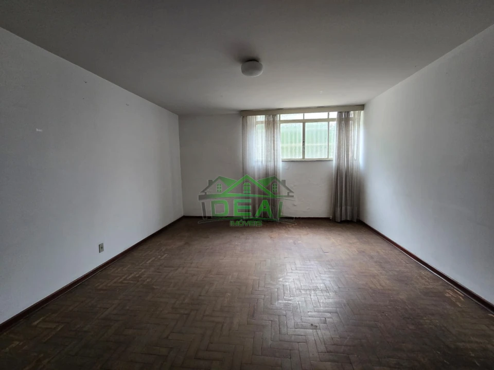 Casa Térrea disponível para Venda, com possibilidade de uso comercial ou residencial, localizada na Lapa.