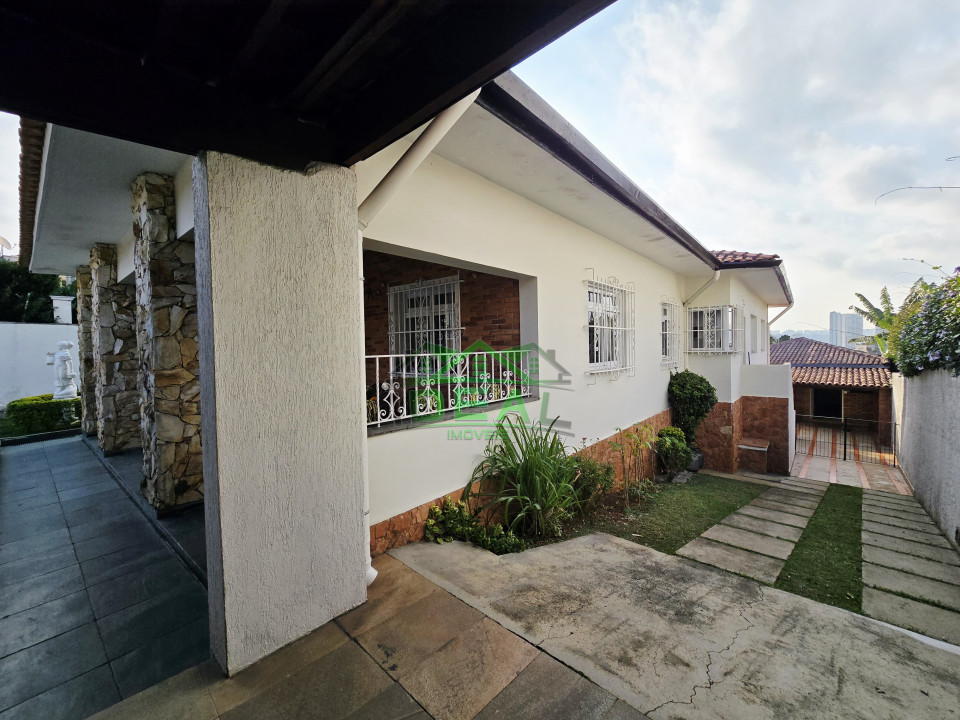 Imagens do imóveis Casa Térrea para Venda na Lapa, 4 dorm(s), 2 suite(s), 7 vaga(s), 500 m²AC e 710AT