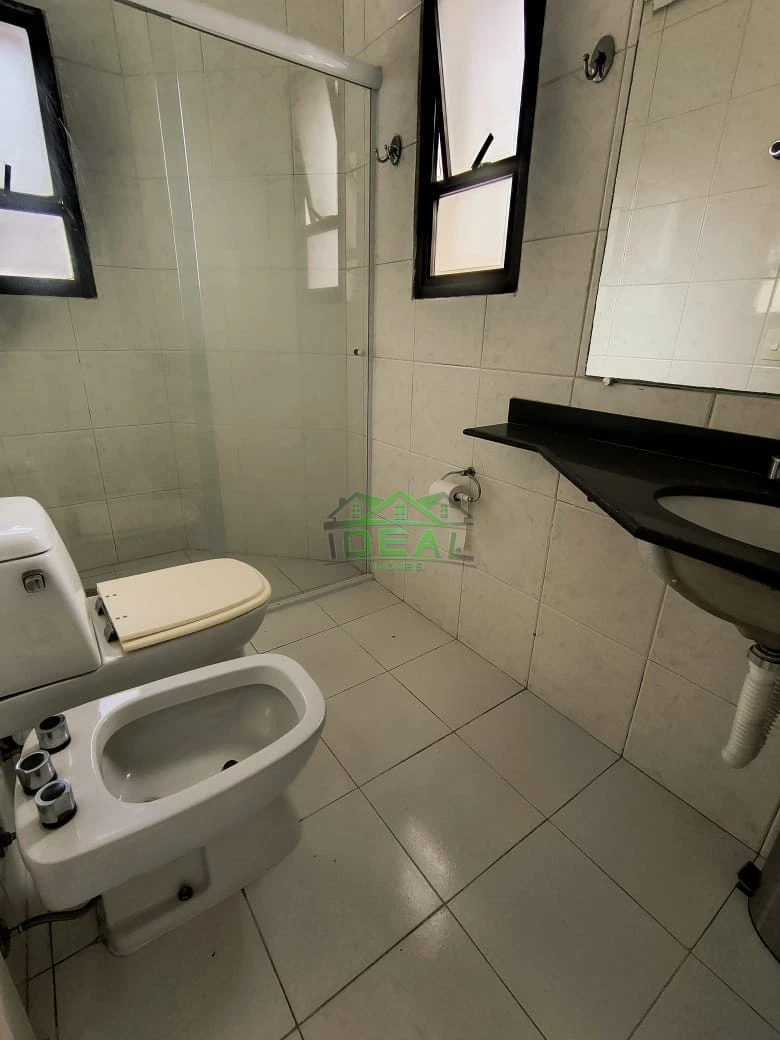 Apartamento a venda. Excelente localização. 3 Dormitórios sendo 1 suíte, 2 vagas