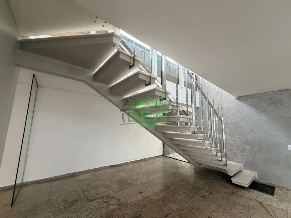 Imagens do imóveis Sobrado Comercial de Alto Padrão para Locação | 425m² | Estrutura Versátil para Clínicas, Laboratórios, Escolas e Serviços