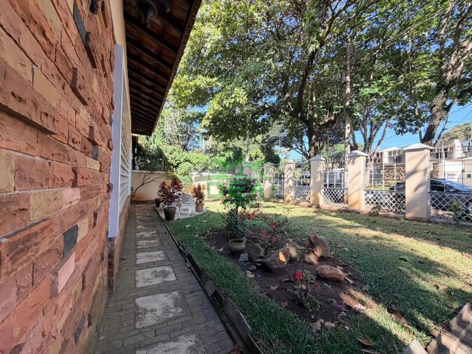 Imagens do imóveis Casa Térrea para Venda no Lapa, 4 suítes,  8 Vagas