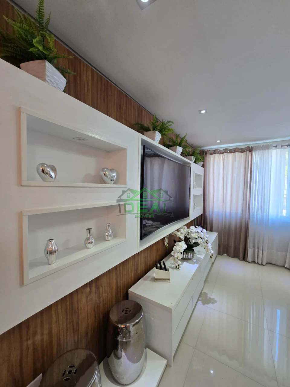 Imagens do imóveis Sobrado para Alugar no Condomínio Recanto City Anastácio, Piscina e Espaço Gourmet