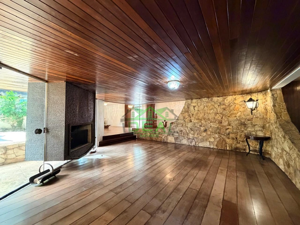 Casa para Venda no Alto de Pinheiros, 5 Dorms sendo 2 Suítes, 6 Vagas e Piscina