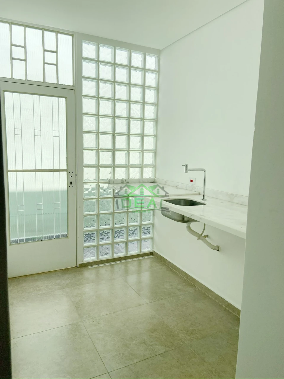 Venda Casa Comercial na Lapa, 5 salas, 4 vagas, 495m²
