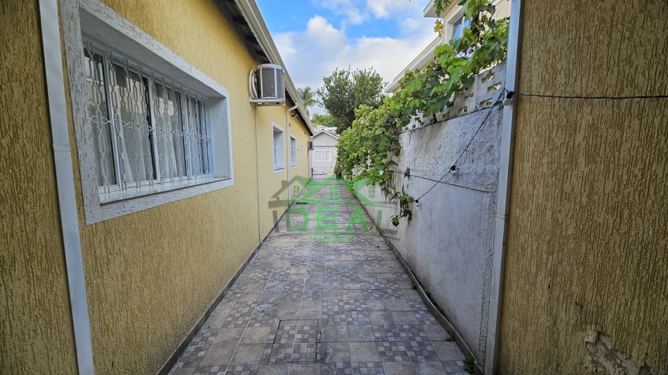 Imagens do imóveis Venda Casa Térrea no Alto da Lapa, 3 suítes, 3 vagas, 386m²