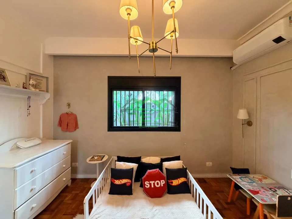 Casa Térrea para Venda na Lapa, 3 dorm(s), 3 suite(s), 4 vaga(s), 276 m²AC e 592AT