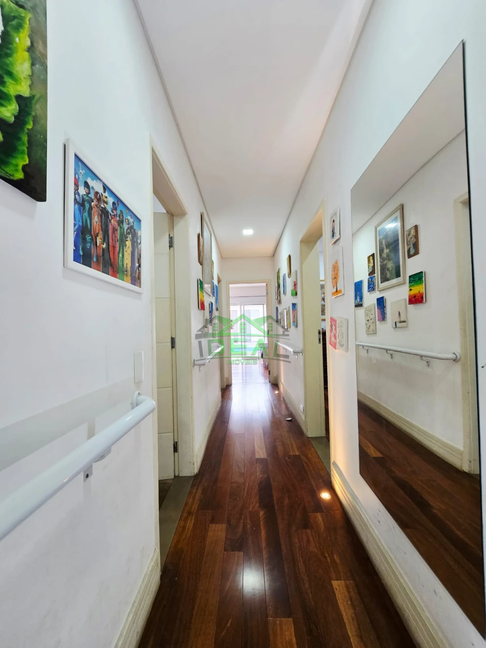 Casa Térrea Reformada na City Lapa, 4 Suítes, 6 Vagas, Piscina e Churrasqueira