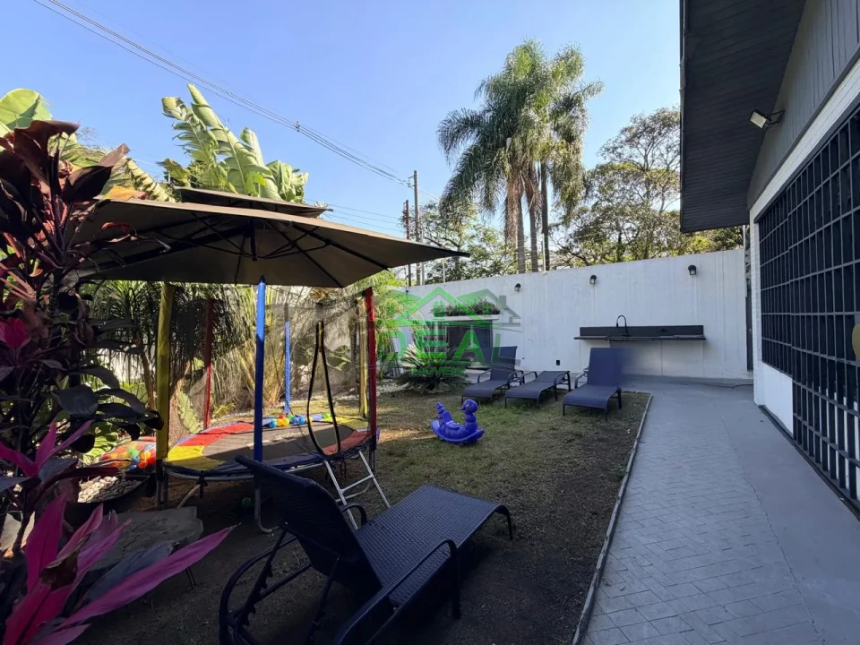 Casa Térrea para Venda na Lapa, 3 dorm(s), 3 suite(s), 4 vaga(s), 276 m²AC e 592AT