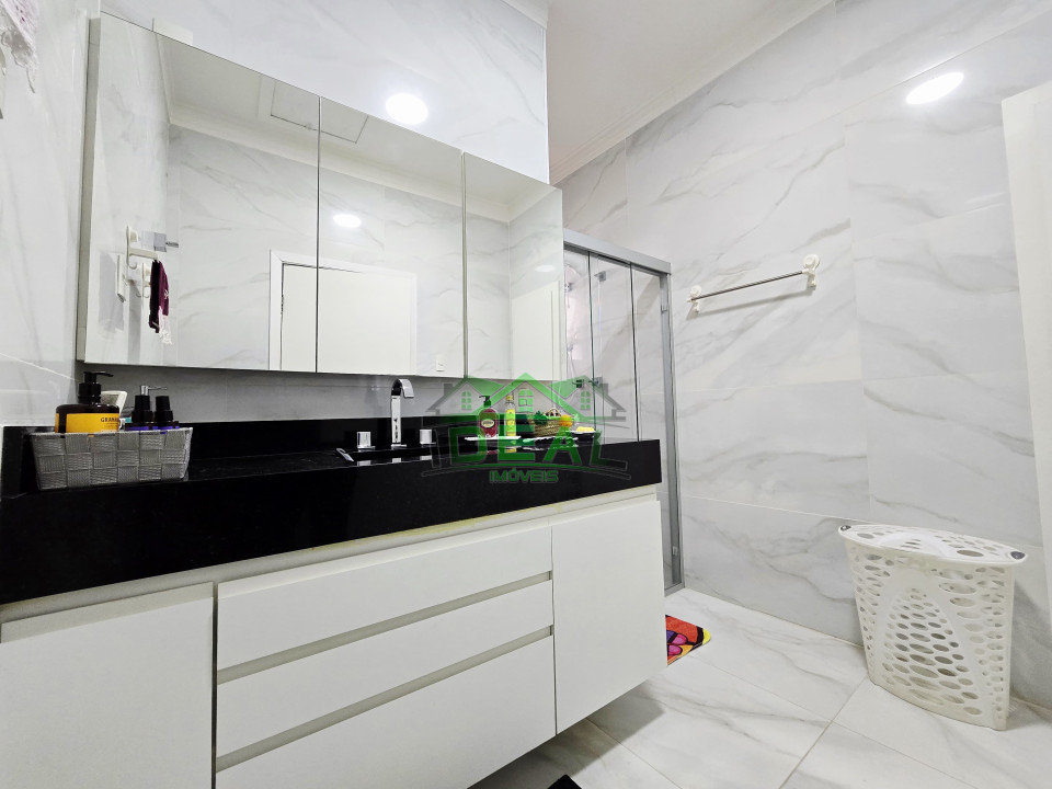Imagens do imóveis Casa Térrea para Venda na Lapa, 4 dorm(s), 2 suite(s), 7 vaga(s), 500 m²AC e 710AT