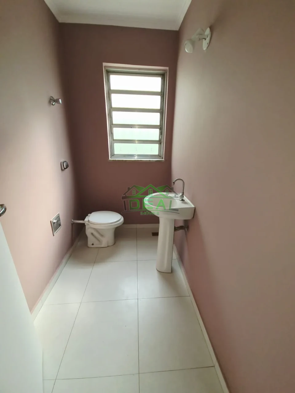 Imagens do imóveis Casa para locação, com 3 dormitórios, 2 vagas, Próximo ao MC DONALDS , na Cerro Corá