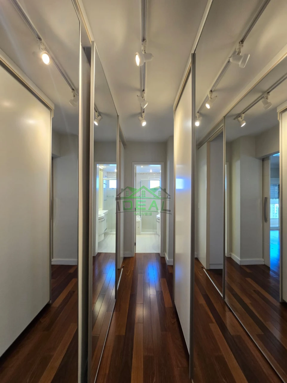 Imagens do imóveis Apartamento à venda no Alto da Lapa, com 366m² e uma unidade por andar