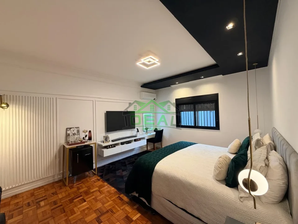 Casa Térrea para Venda na Lapa, 3 dorm(s), 3 suite(s), 4 vaga(s), 276 m²AC e 592AT