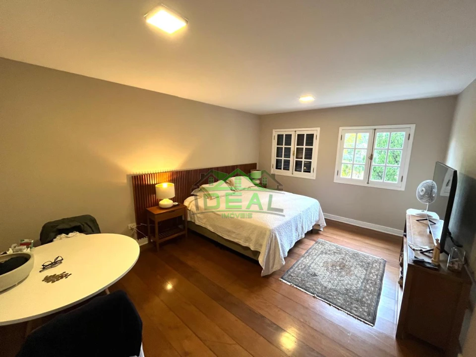 Casa de Condomínio para comprar 450m², 3 suítes, 6 vagas e 5 banheiros