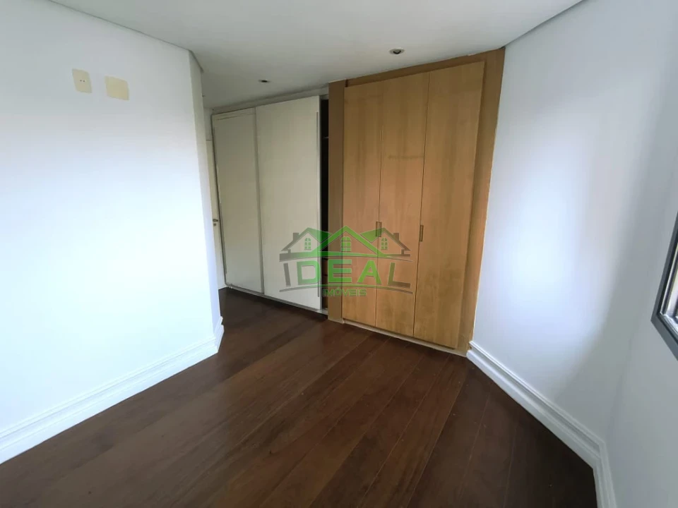 Apartamento a venda. Excelente localização. 3 Dormitórios sendo 1 suíte, 2 vagas