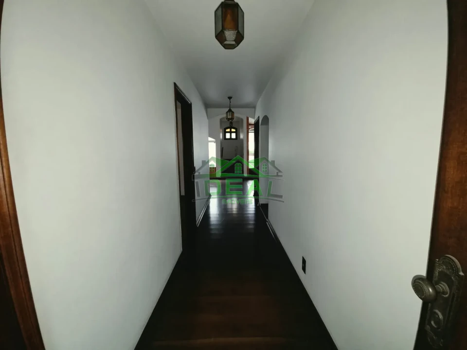 Casa Térrea para Locação com Dormitórios virando para piscina.