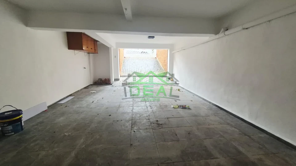 Imagens do imóveis Casa a venda com 2 dormitórios, sendo um suíte, parte inferior com 2 dormitórios,5 vagas de garagem