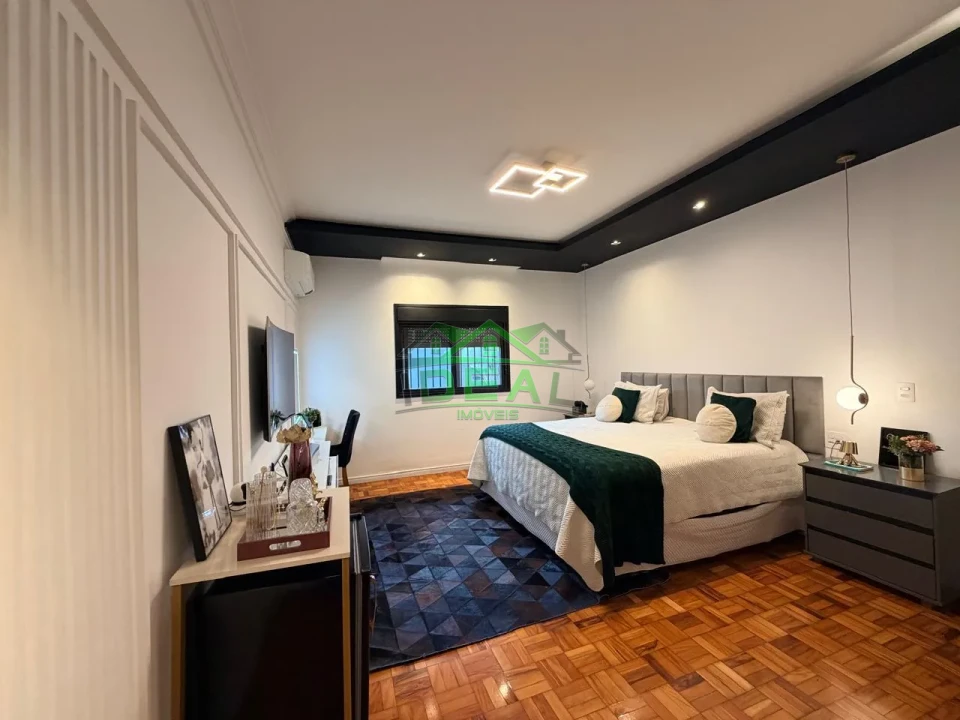 Casa Térrea para Venda na Lapa, 3 dorm(s), 3 suite(s), 4 vaga(s), 276 m²AC e 592AT