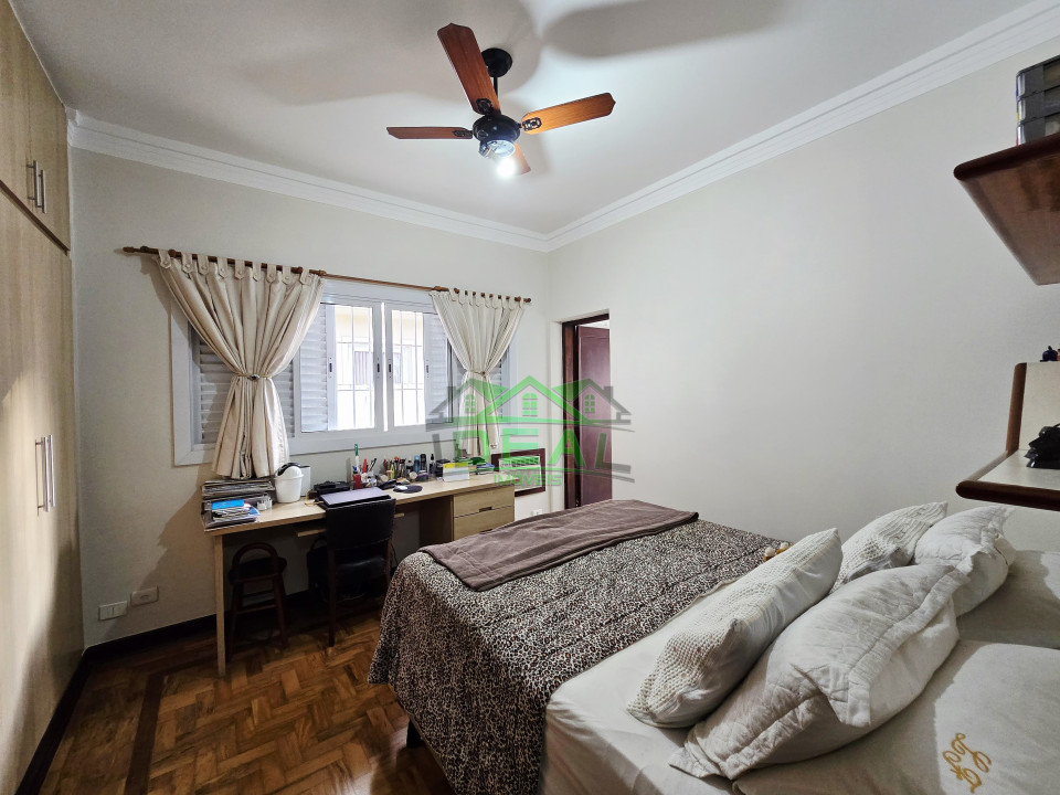 Imagens do imóveis Casa Térrea para Venda na Lapa, 4 dorm(s), 2 suite(s), 7 vaga(s), 500 m²AC e 710AT