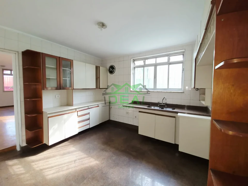 Imagens do imóveis Casa para locação, com 3 dormitórios, 2 vagas, Próximo ao MC DONALDS , na Cerro Corá
