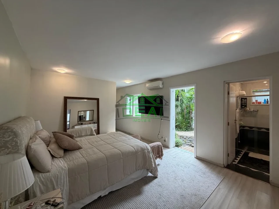 Imagens do imóveis Incomparavel Casa na Vila Madalena, 5 Suítes, 4 Vagas, Quintal e Churrasqueira