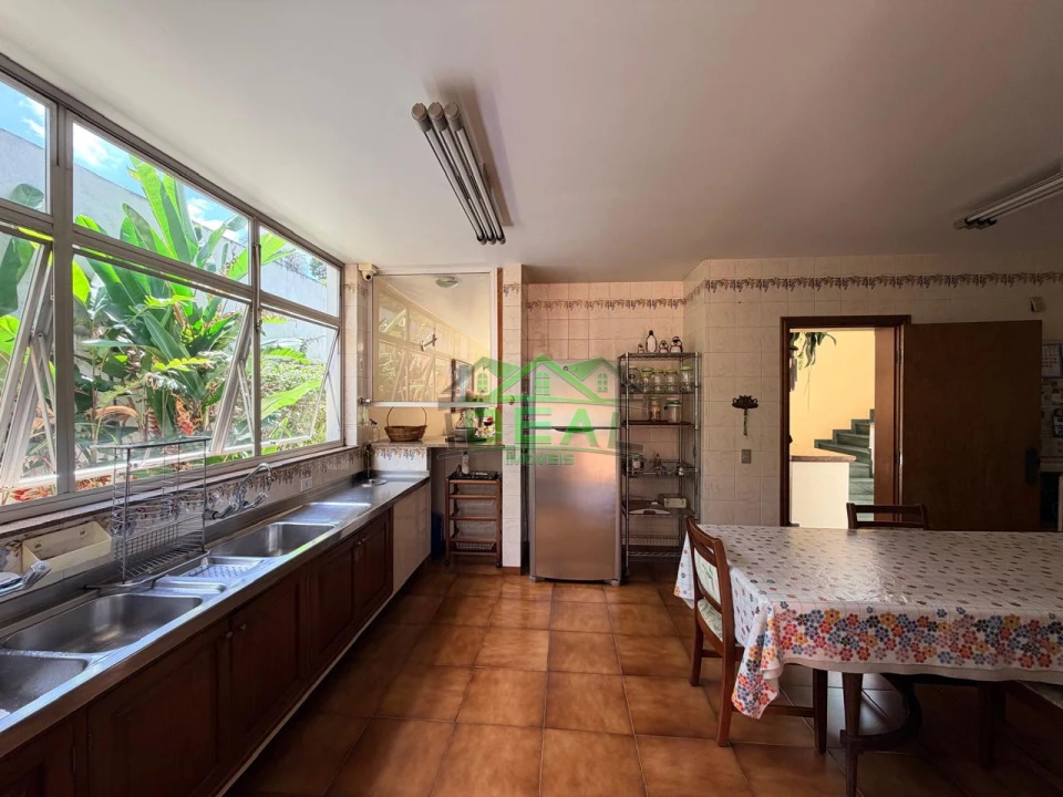 Imagens do imóveis Espaçoso Sobrado para Venda no Alto da Lapa, 4 suítes, 6 Banheiros e 6 Vagas