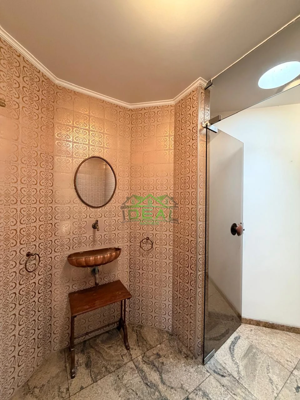 Casa para Venda no Alto de Pinheiros, 5 Dorms sendo 2 Suítes, 6 Vagas e Piscina