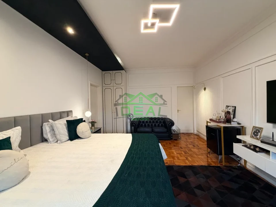 Casa Térrea para Venda na Lapa, 3 dorm(s), 3 suite(s), 4 vaga(s), 276 m²AC e 592AT