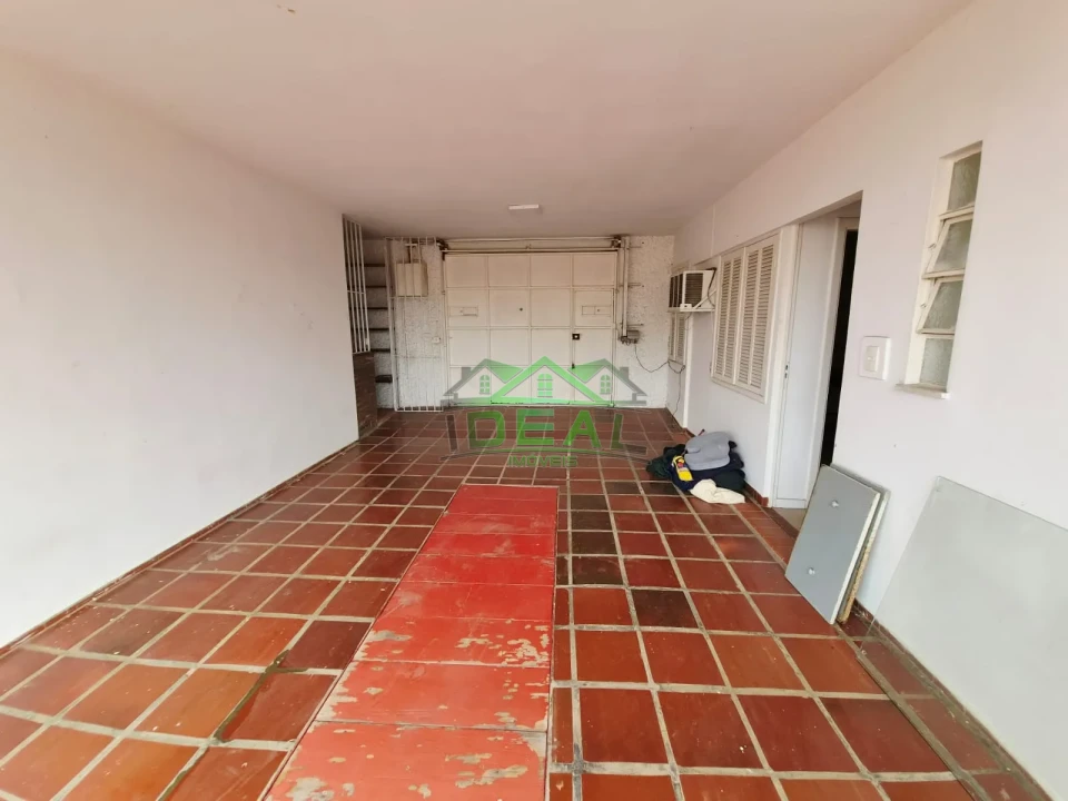 Imagens do imóveis Excelente Imóvel, com 3 dormitórios, 6 vagas de garagem