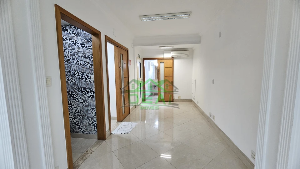 Salão Comercial para Locação em Pinheiros, Restaurante, Farmácia, entre outros