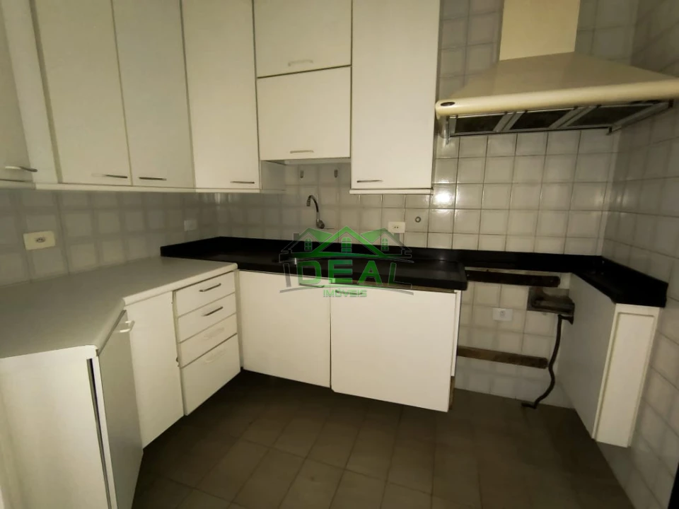 Apartamento a venda. Excelente localização. 3 Dormitórios sendo 1 suíte, 2 vagas