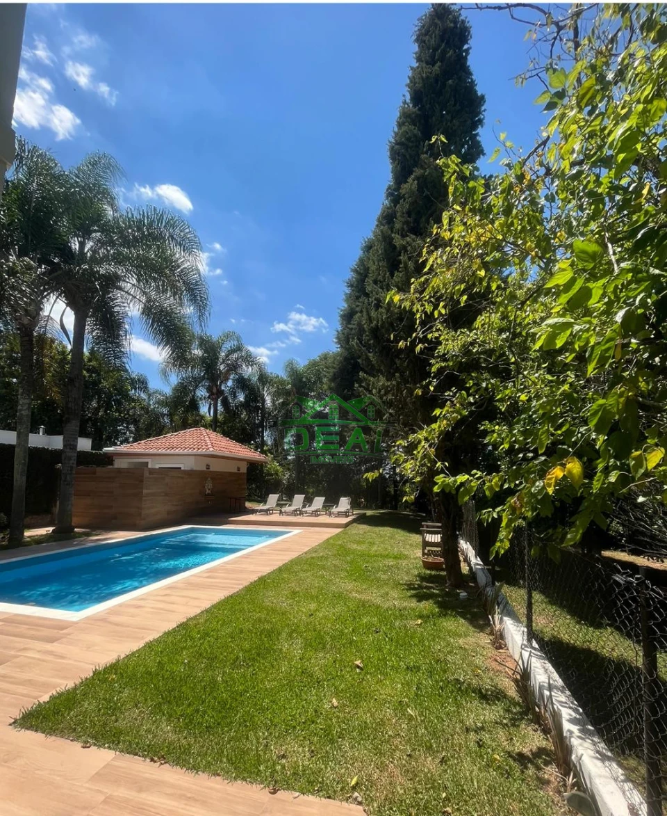 Casa de Condomínio para comprar 450m², 3 suítes, 6 vagas e 5 banheiros