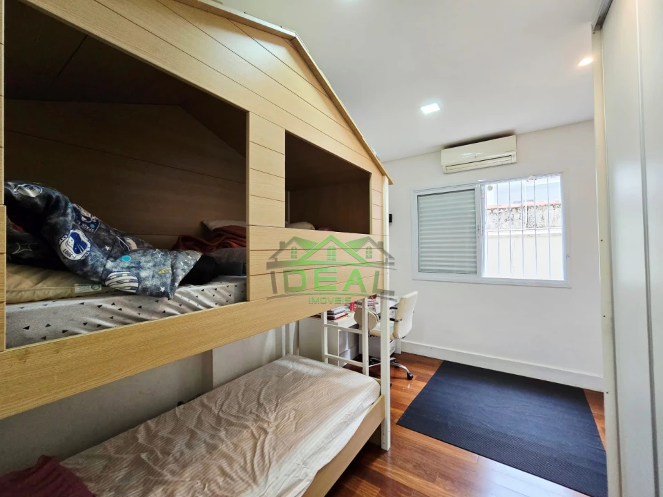 Casa Térrea Reformada na City Lapa, 4 Suítes, 6 Vagas, Piscina e Churrasqueira
