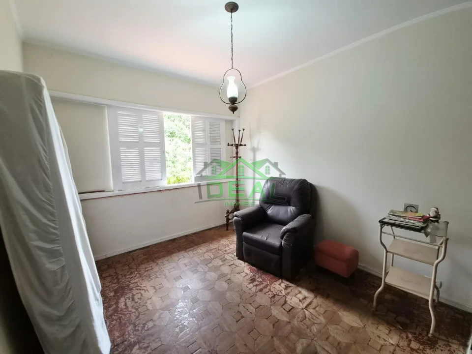 Imagens do imóveis Excelente Imóvel, com 3 dormitórios, 6 vagas de garagem