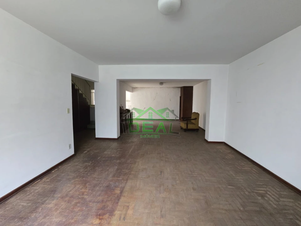 Casa Térrea disponível para Venda, com possibilidade de uso comercial ou residencial, localizada na Lapa.