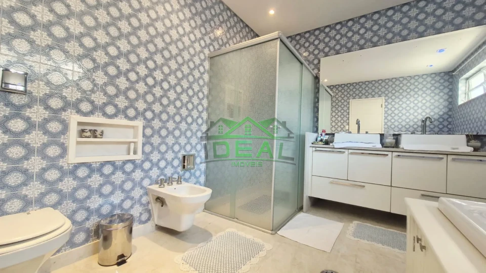 Imagens do imóveis Linda Casa com 4 suítes,6 vagas de garagem . Lazer completo