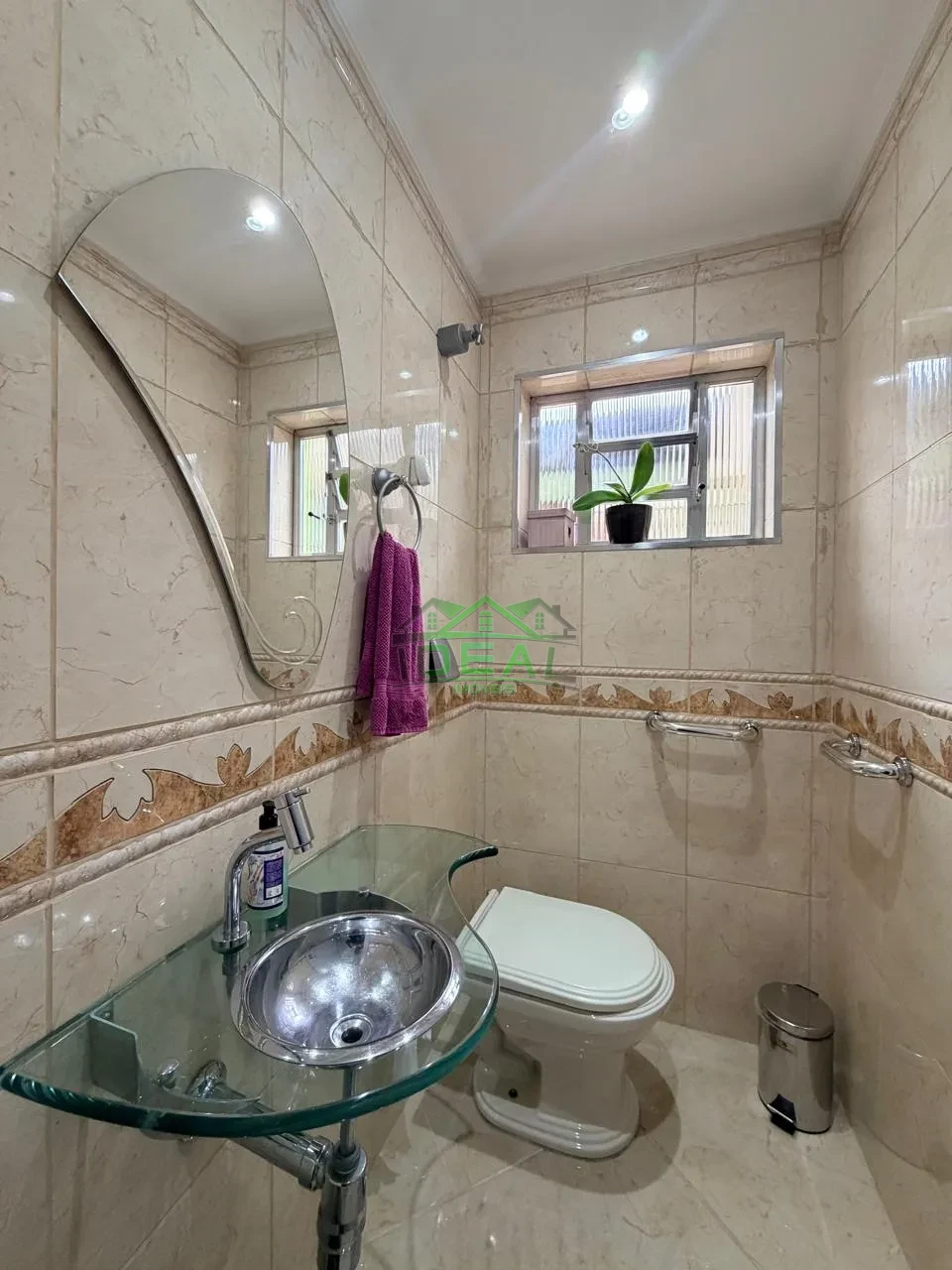 Casa para Venda no Jaguaré, 3 Dormitórios sendo 1 Suíte e 4 Vagas