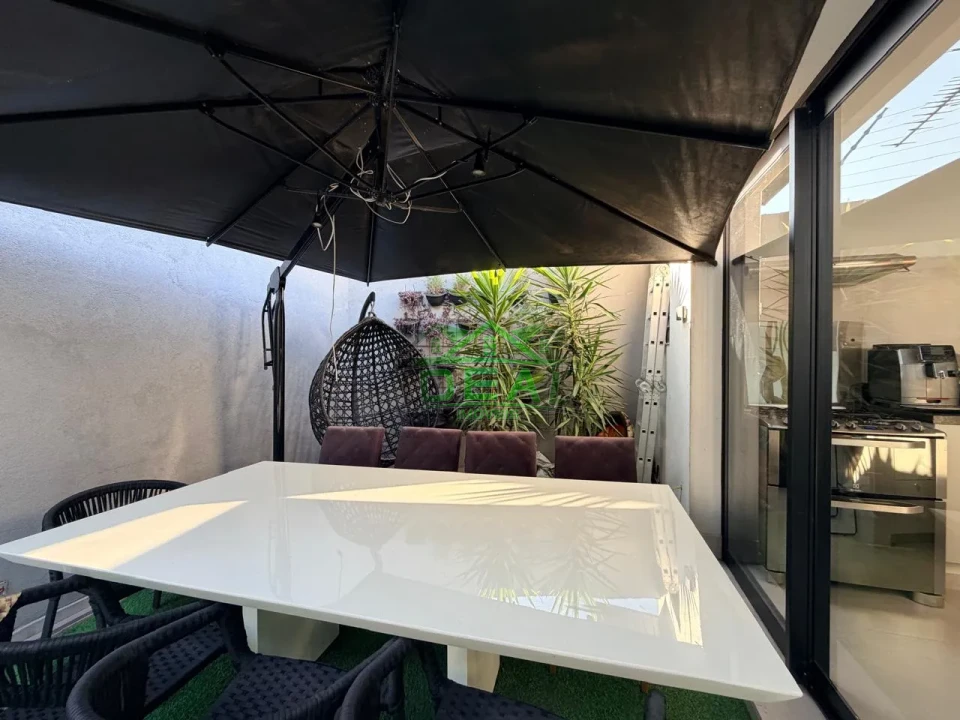 Casa Térrea para Venda na Lapa, 3 dorm(s), 3 suite(s), 4 vaga(s), 276 m²AC e 592AT
