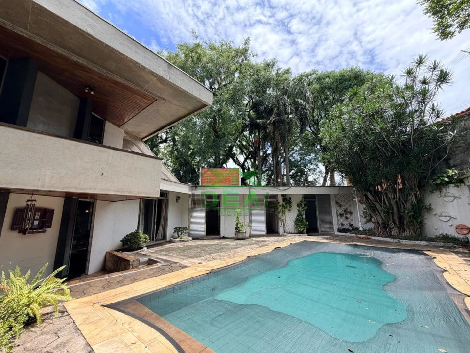 Casa para Venda no Alto de Pinheiros, 5 Dorms sendo 2 Suítes, 6 Vagas e Piscina