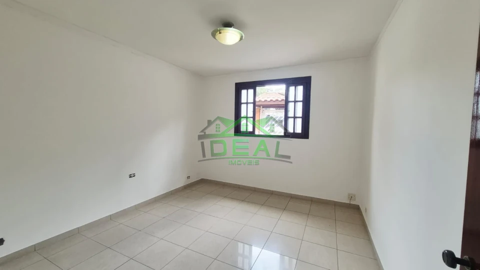 Imagens do imóveis Casa a venda com 2 dormitórios, sendo um suíte, parte inferior com 2 dormitórios,5 vagas de garagem