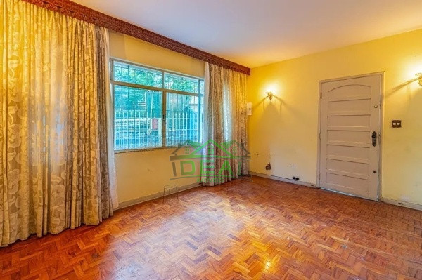 Venda Casa Sobrado no Sumaré, 3 dorm, 3 vagas, 171m²