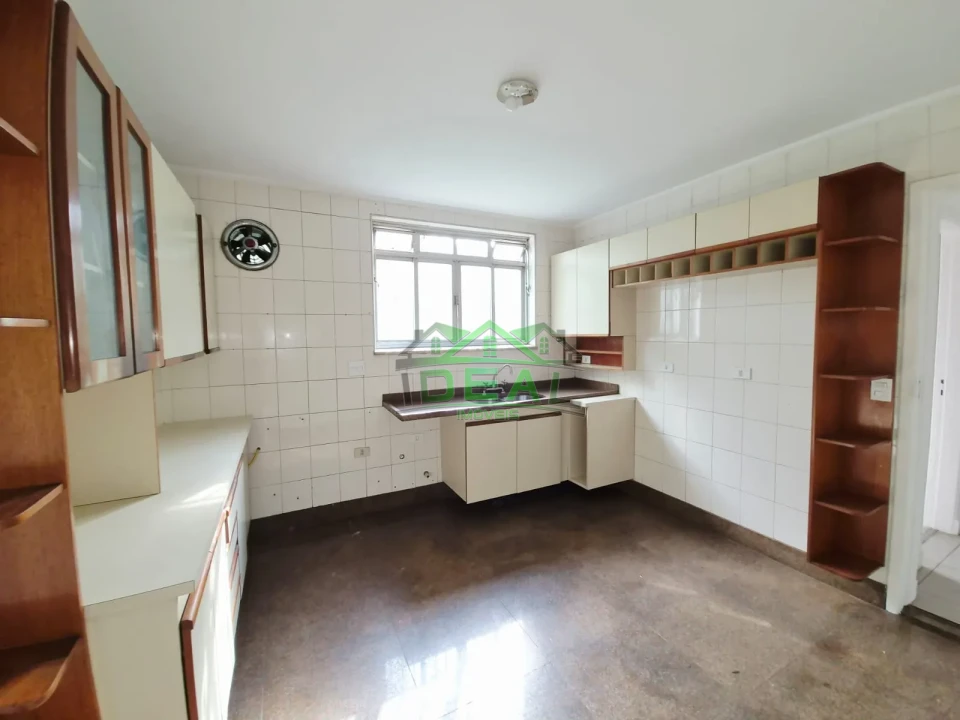 Imagens do imóveis Casa para locação, com 3 dormitórios, 2 vagas, Próximo ao MC DONALDS , na Cerro Corá