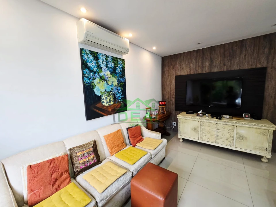 Casa Térrea Reformada na City Lapa, 4 Suítes, 6 Vagas, Piscina e Churrasqueira
