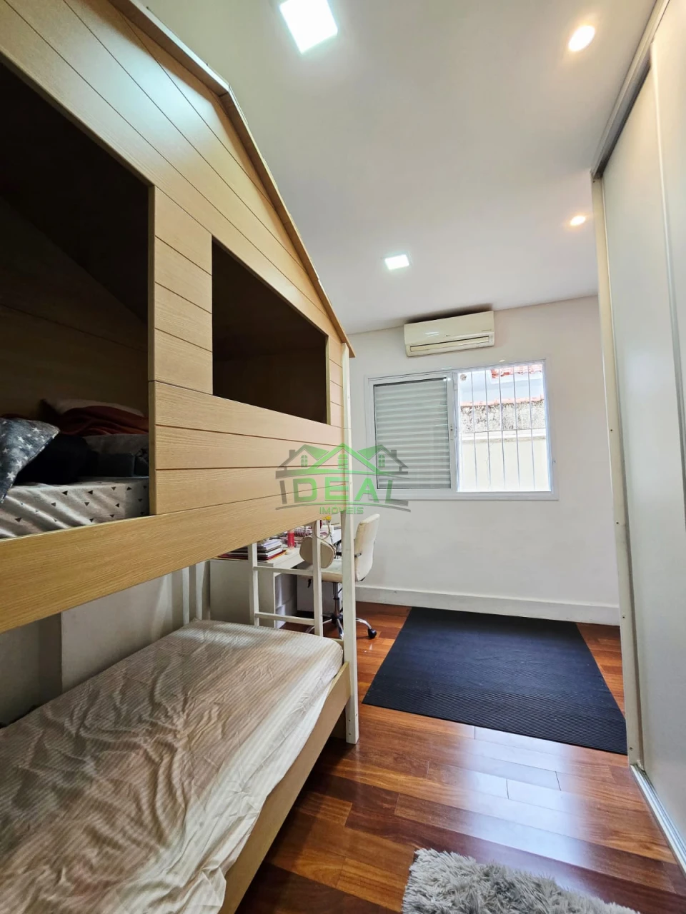 Casa Térrea Reformada na City Lapa, 4 Suítes, 6 Vagas, Piscina e Churrasqueira