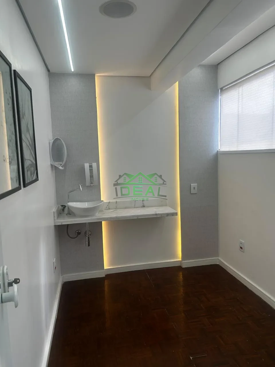 Sobrado Comercial de Alto Padrão | 425m², 19 Amplas Salas e 15 Vagas