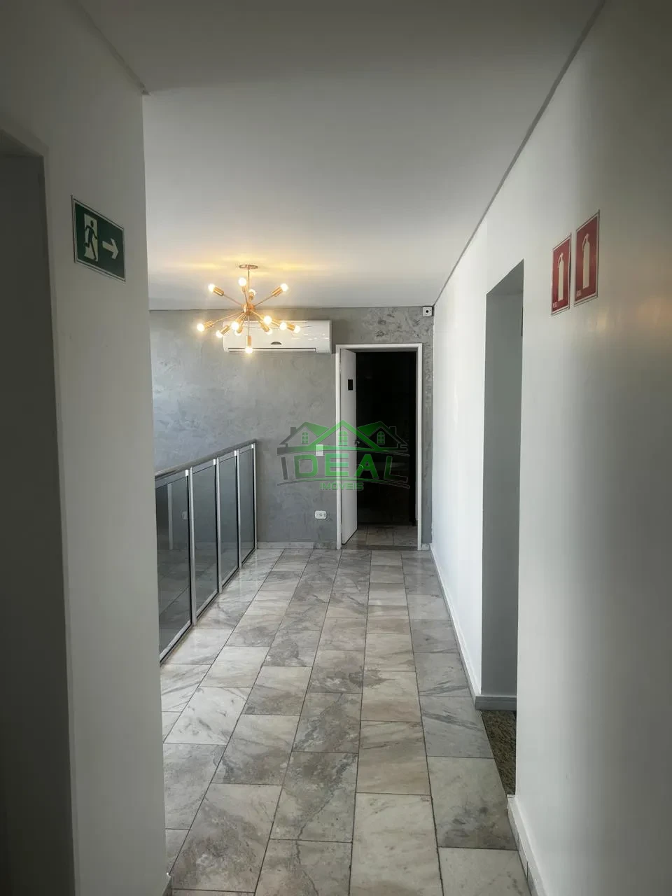 Sobrado Comercial de Alto Padrão | 425m², 19 Amplas Salas e 15 Vagas