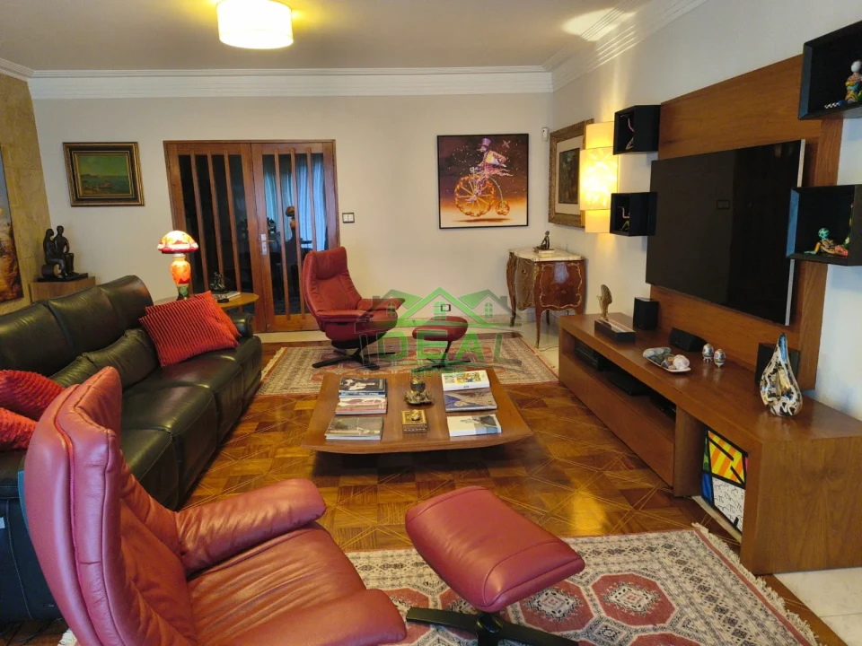 Imagens do imóveis Linda Casa com 4 suítes,6 vagas de garagem . Lazer completo